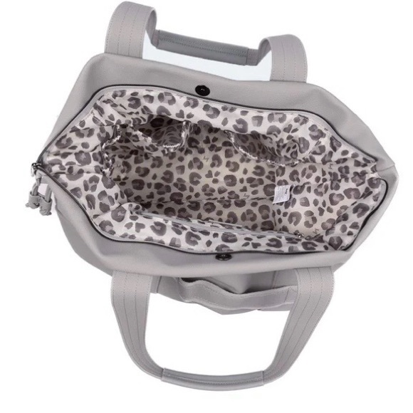 Lug Piper Matte Luxe VL Hobo Tote
Bag - Picture 5 of 5